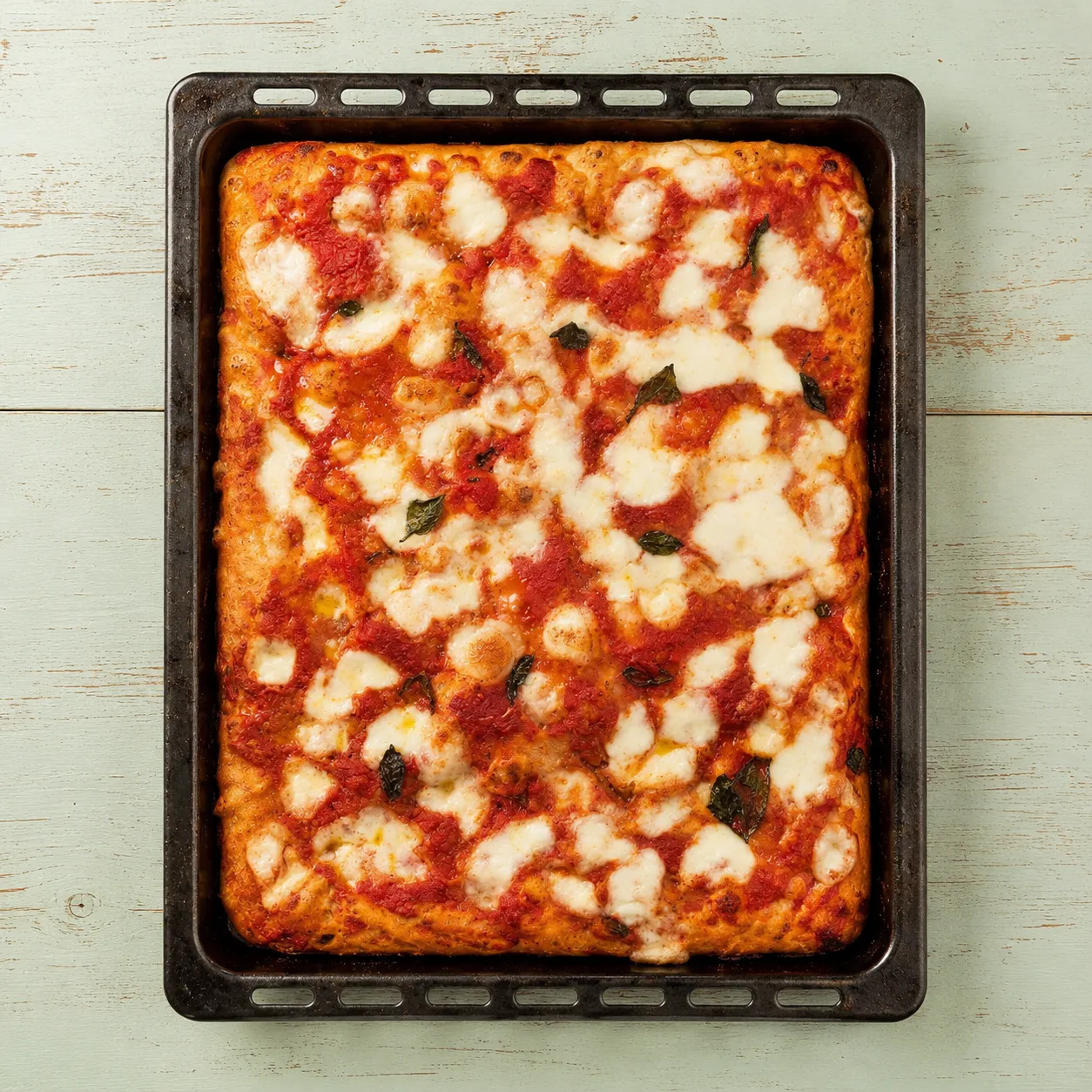 Pizza al Teglia und Grandma Pie — zwei Blechpizzen, zwei Kontinente